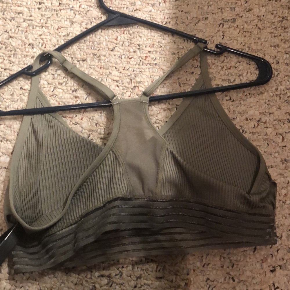 Bra - Picture 2 of 4